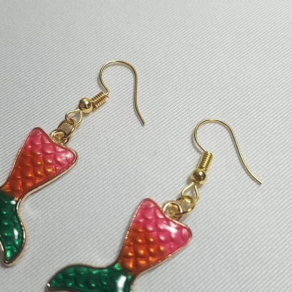 Mermaid Tail Earrings - Picture 4 of 6